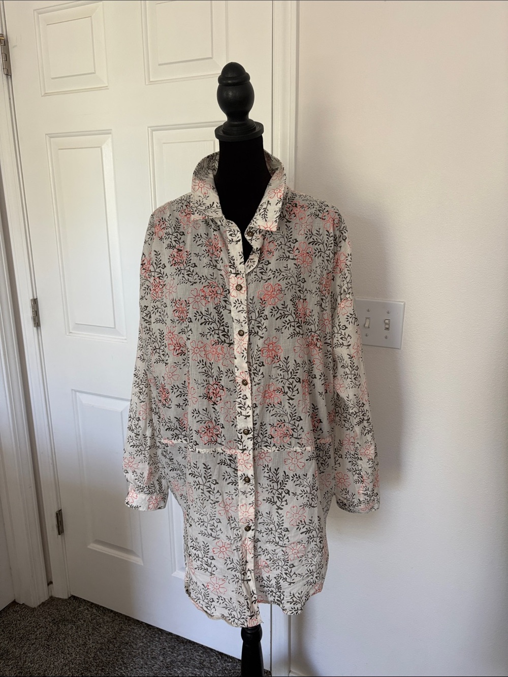 Anthropologie White Enchanted Floral embroidered button-up blouse